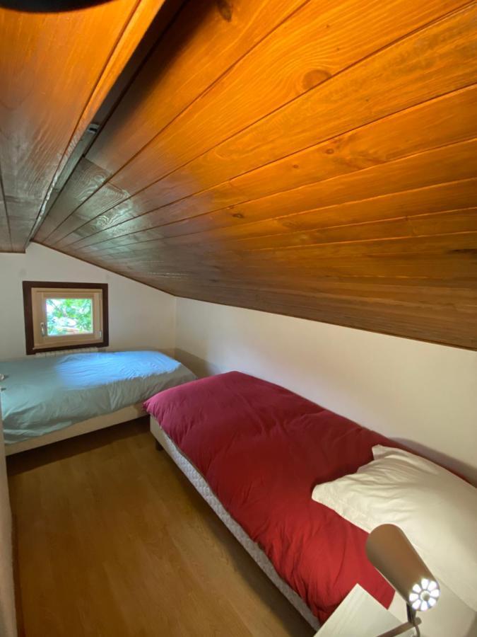 Logement Mansarde Dans Maison Avec Jardin En Bord De Piste, Vue Montagne Les Houches Bagian luar foto