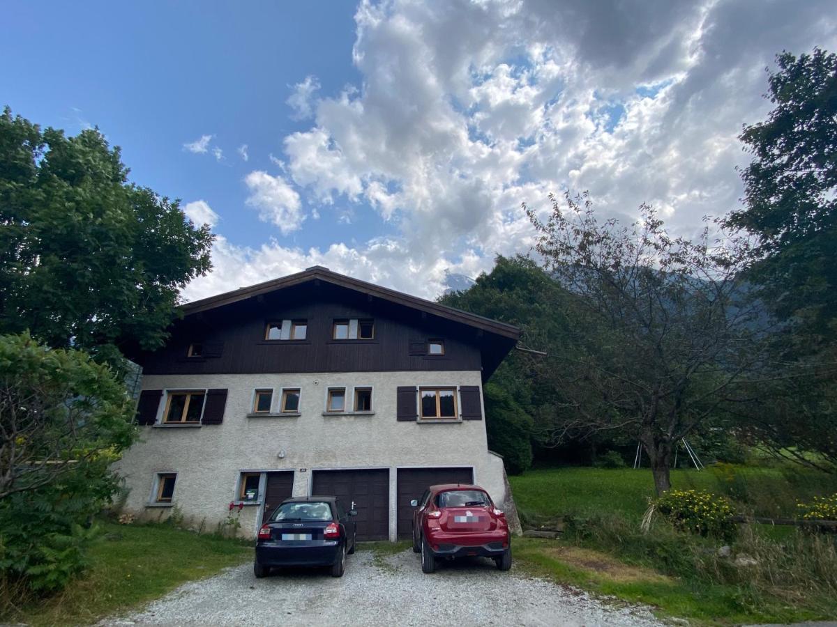 Logement Mansarde Dans Maison Avec Jardin En Bord De Piste, Vue Montagne Les Houches Bagian luar foto